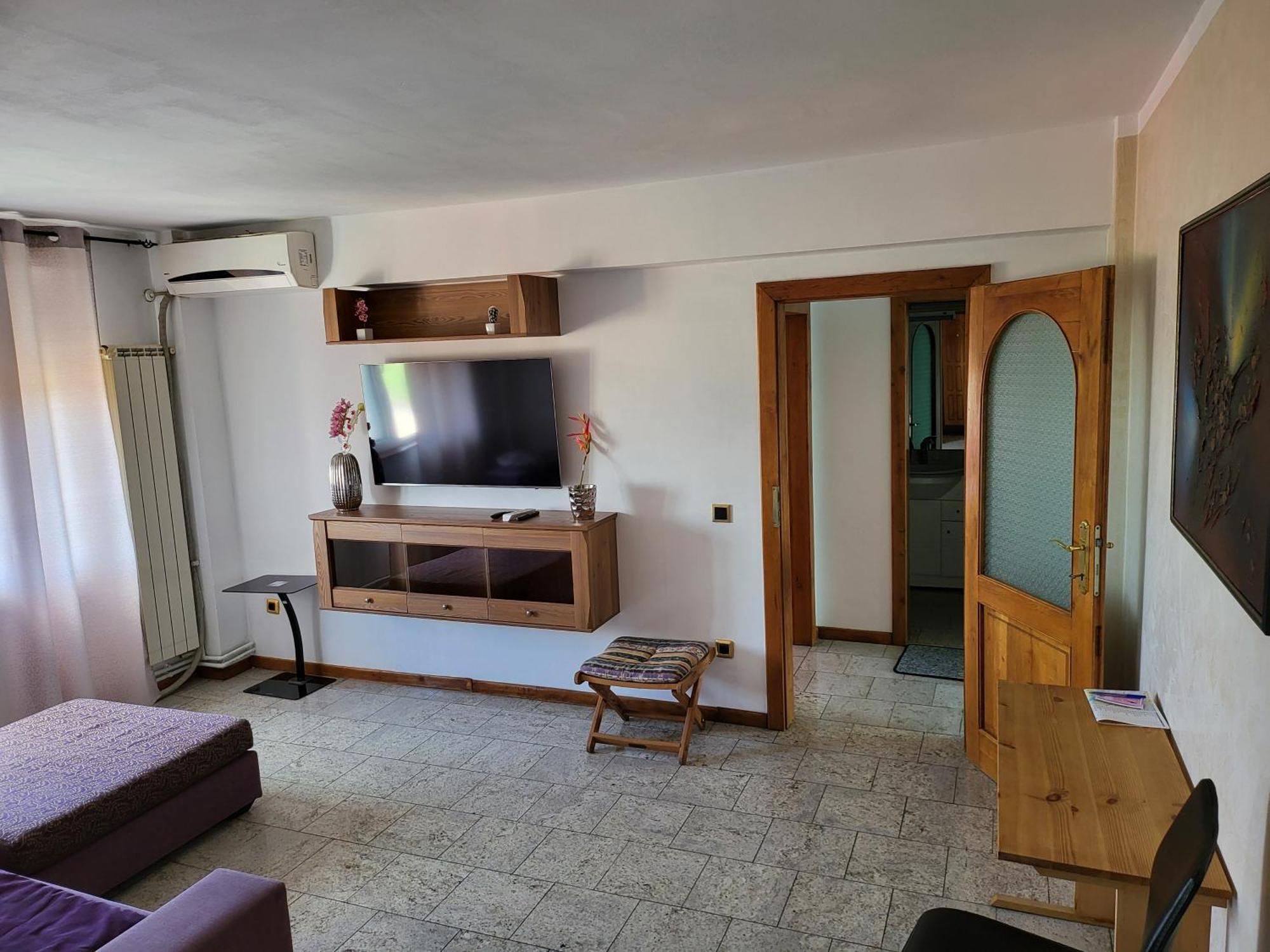 Apartament Cu 2 Dormitoare ,Ultracentral Arad Esterno foto