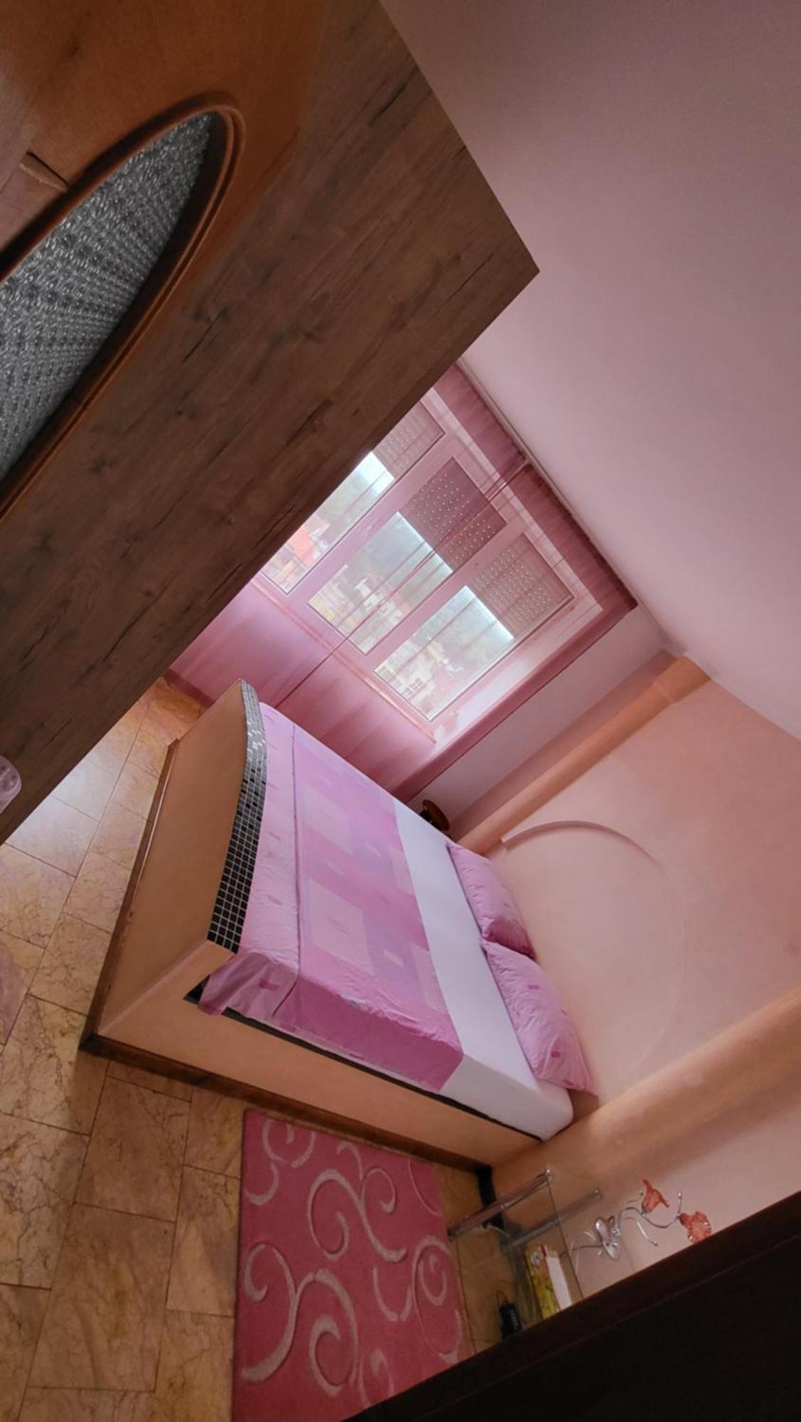 Apartament Cu 2 Dormitoare ,Ultracentral Arad Esterno foto